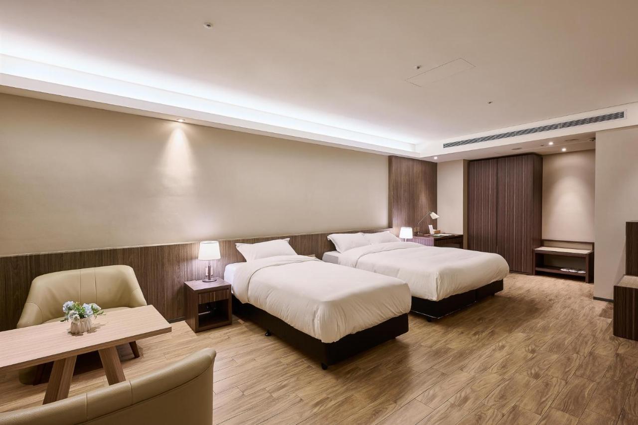 Cuncyue Hot Spring Resort Luodong Exterior photo Deluxe Room