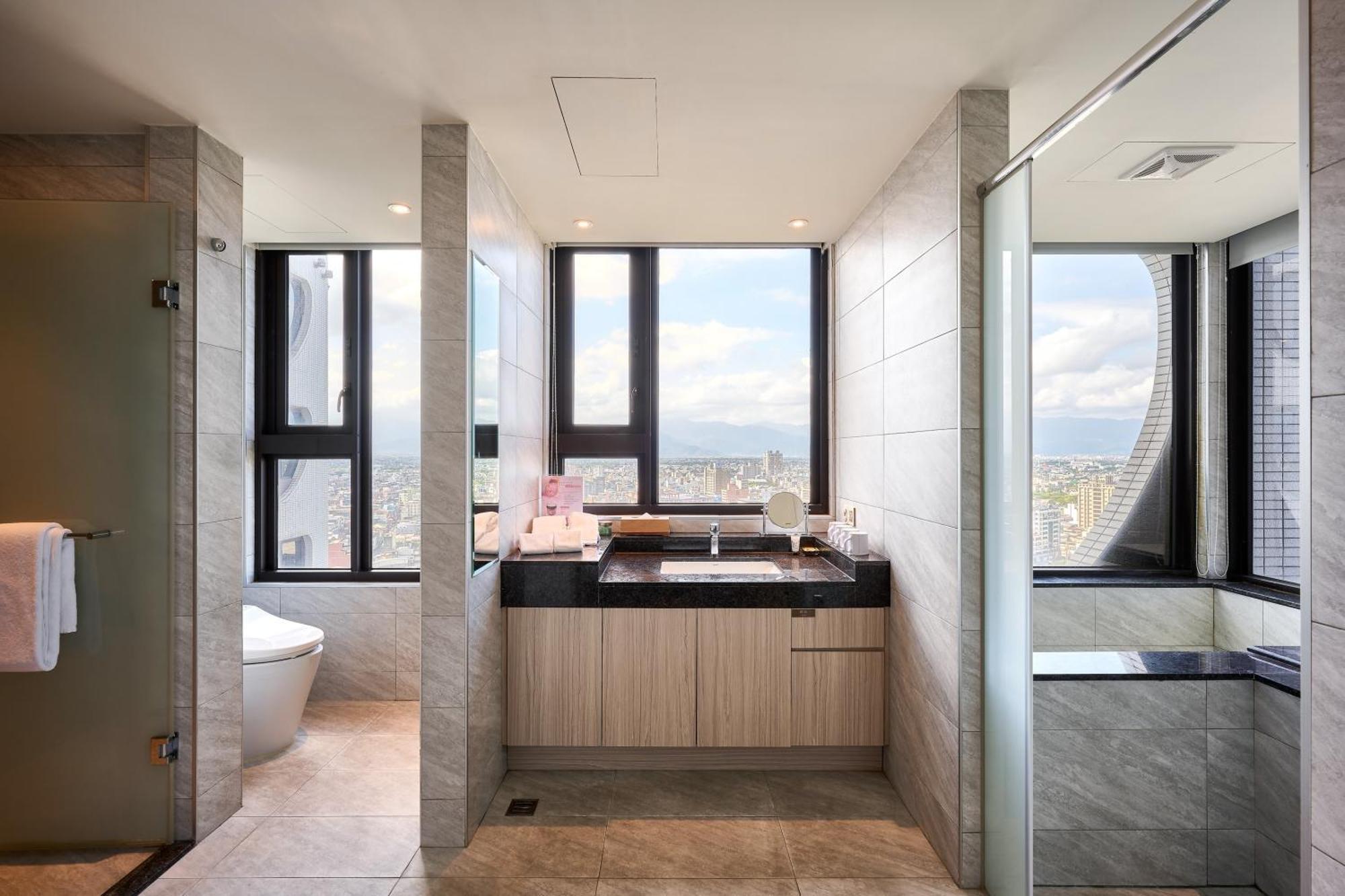 Cuncyue Hot Spring Resort Luodong Room photo Bathroom