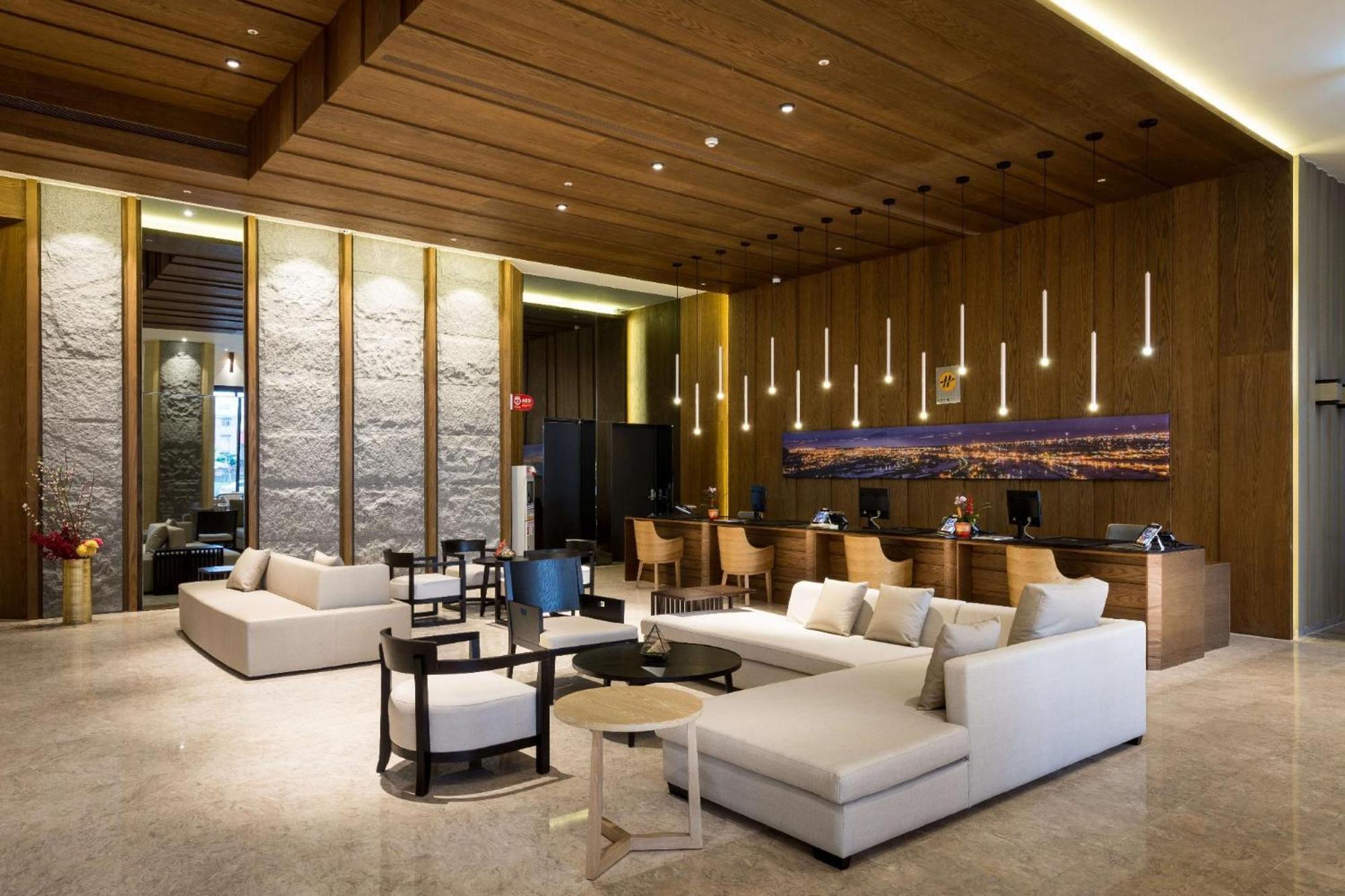 Cuncyue Hot Spring Resort Luodong Exterior photo The lobby of the hotel