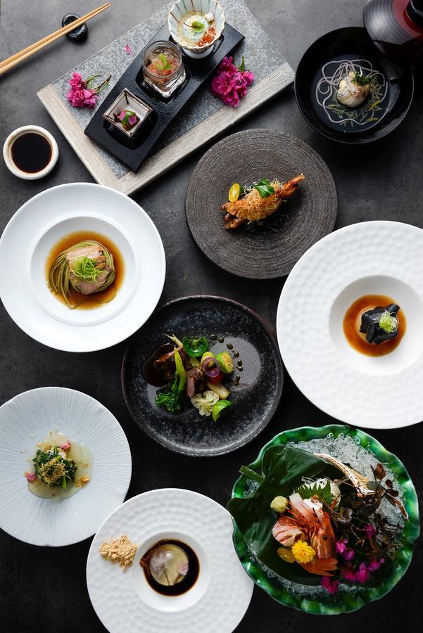 Cuncyue Hot Spring Resort Luodong Exterior photo Dishes at the restaurant