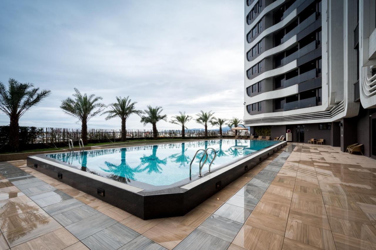Cuncyue Hot Spring Resort Luodong Exterior photo The swimming pool